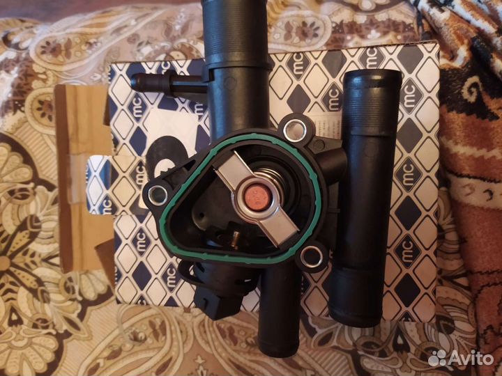 Термостат с корпусом