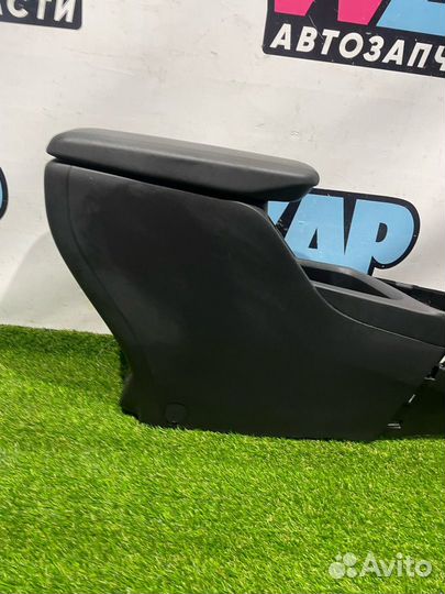 Консоль салона Buick Encore GX 2023