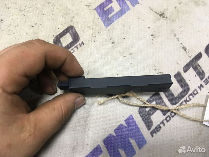 Антенна бесключевого доступа бмв 730D F01 седан