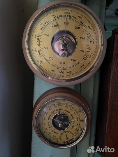Барометр настенный
