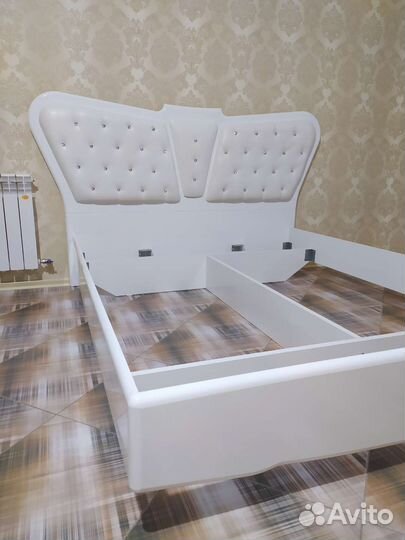 Кровать двухспальная