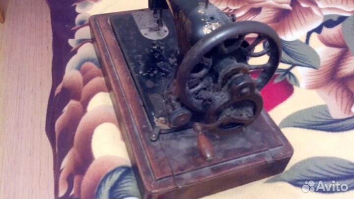 Машинка швейная Зингер