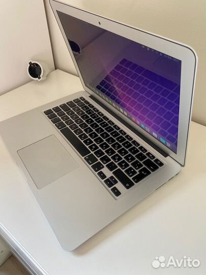 Apple MacBook Air 13-inch 2017