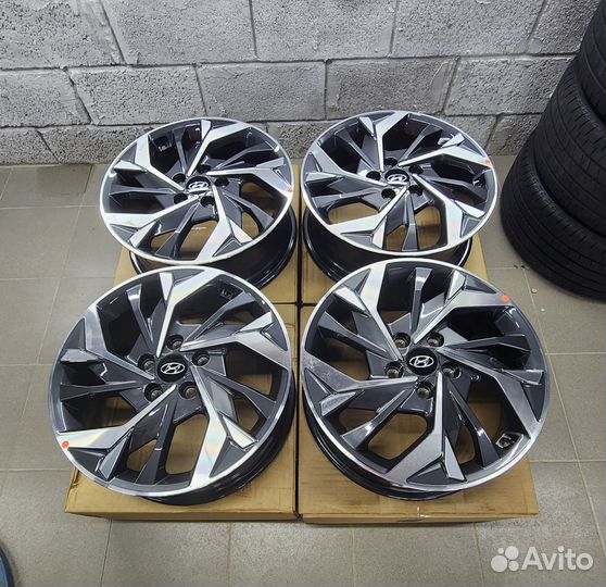 R17Диски Оригинал 5на114.3 Dia67.1