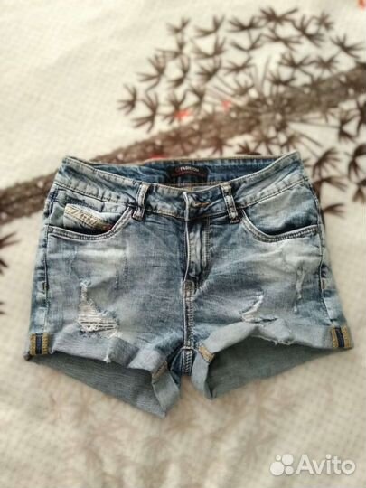 Джинсовые шорты