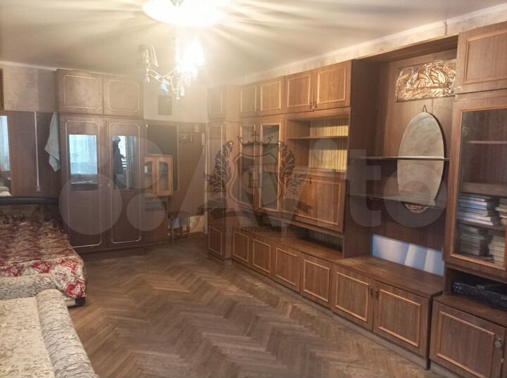 Комната 23 м² в 4-к., 4/4 эт.