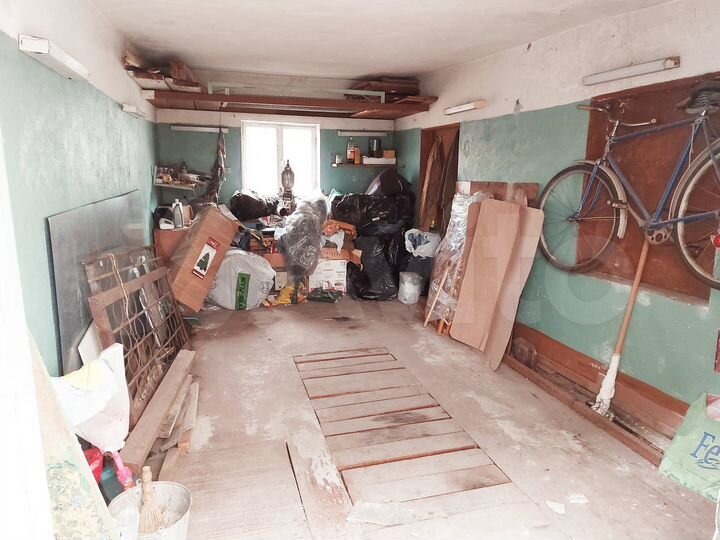 Гараж, > 30 м²