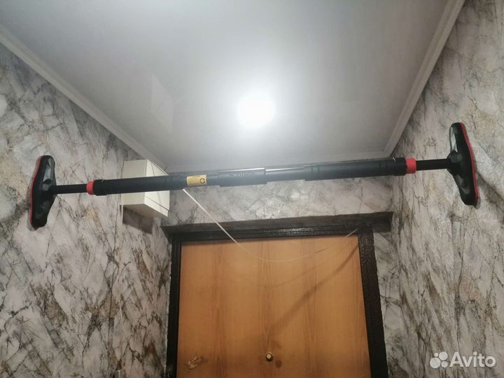 Турник настенный. В распор. Без сверления