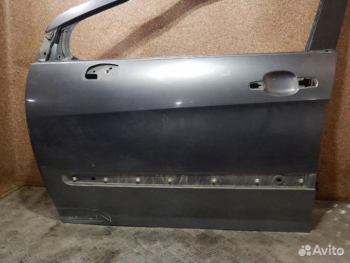 Дверь передняя левая Peugeot 308