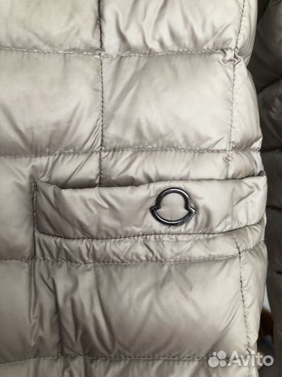 Пуховик женский xs бежевый moncler