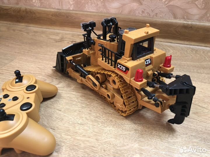 Модель экскаватора трактора track-type X25