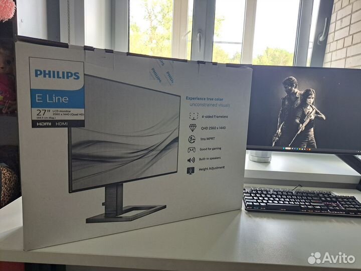 Монитор Philips 27