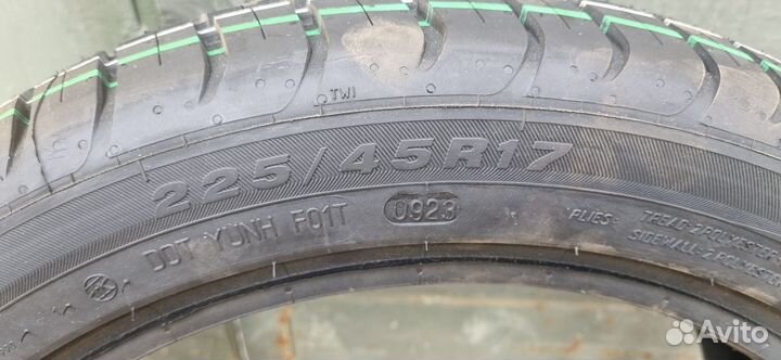 Viatti Strada Asimmetrico V-130 225/45 R17