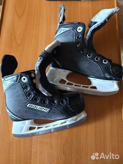 Хоккейные коньки bauer