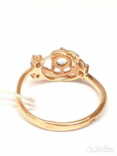 Кольцо с синтетическим камнем Золото