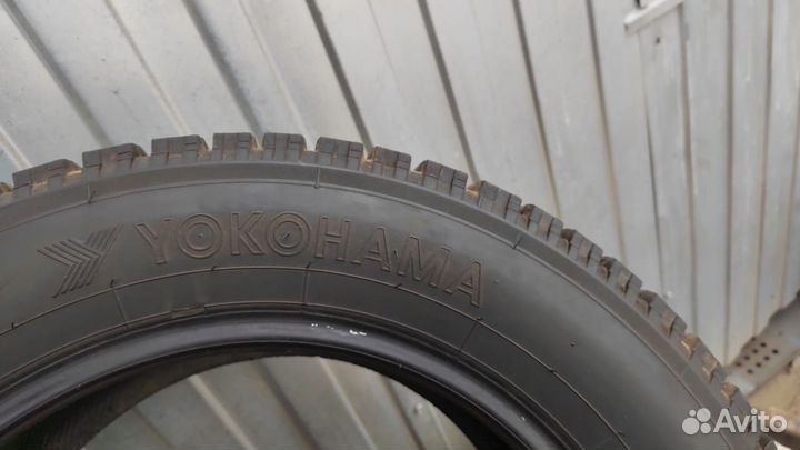 Yokohama F700Z 215/60 R16