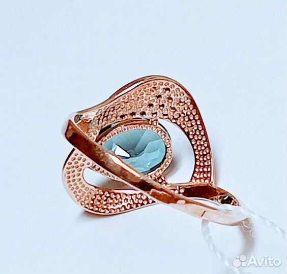 Золотое кольцо с топазом 585 проба