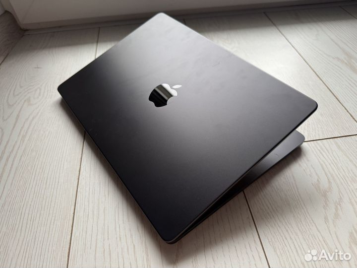 Apple MacBook Pro 14