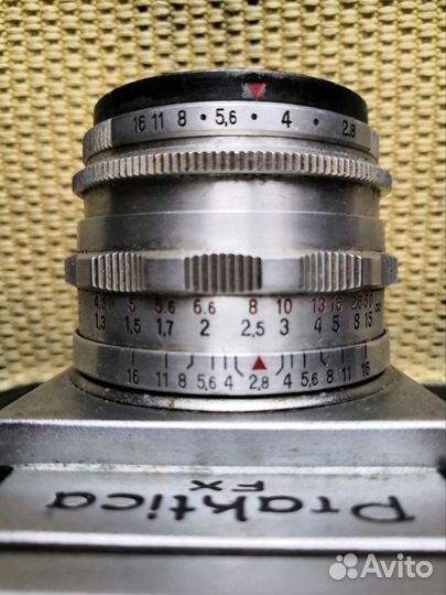 Пленочный зеркальный фотоаппарат