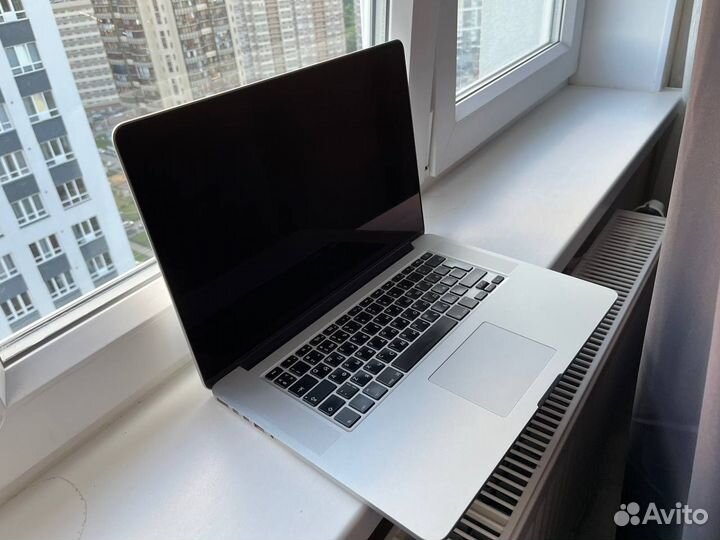 Macbook Pro 15 2015 i7 16gb 512gb