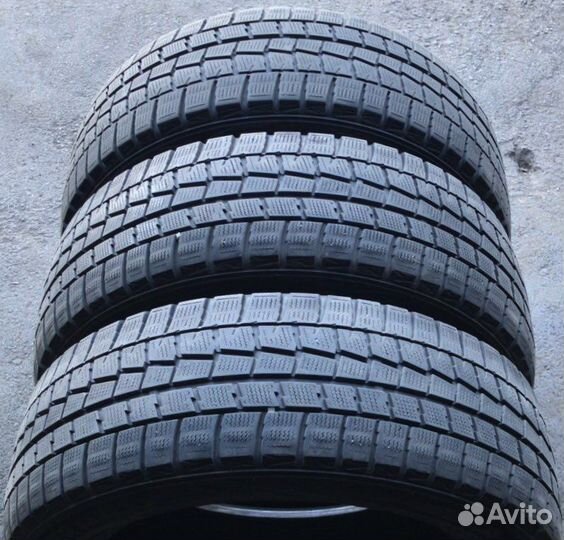 Dunlop Winter Maxx WM01 215/55 R17
