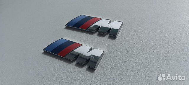 Эмблема на крыло BMW M