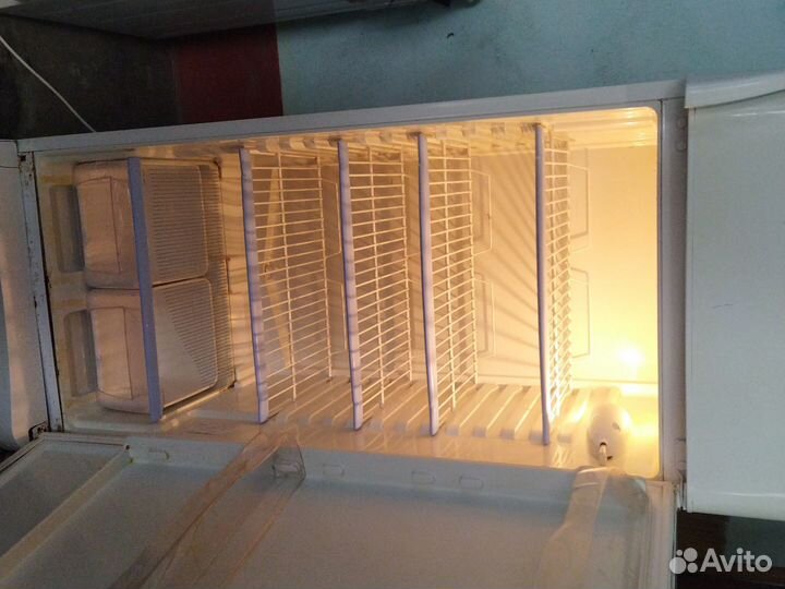 Холодильник indesit