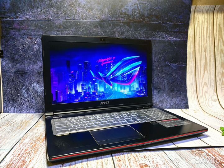 Игровой ноутбук msi i5 / GTX 960M