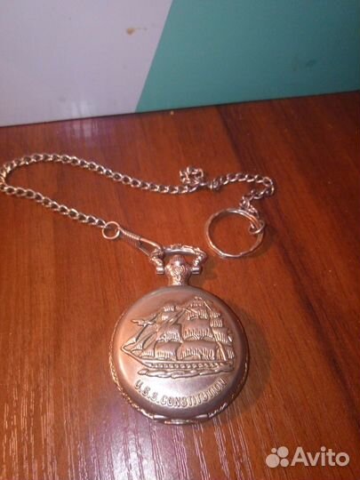 Часы на цепочке