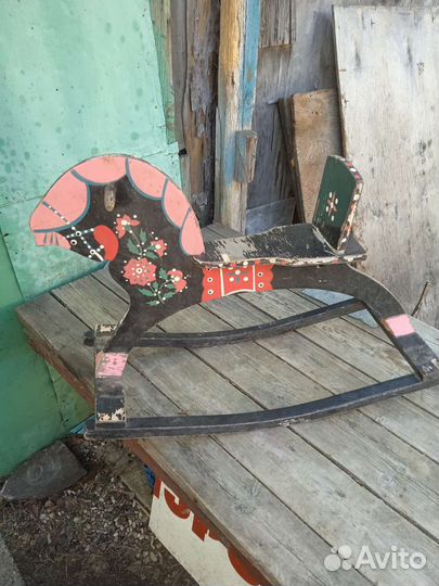 Лошадь качалка деревянная