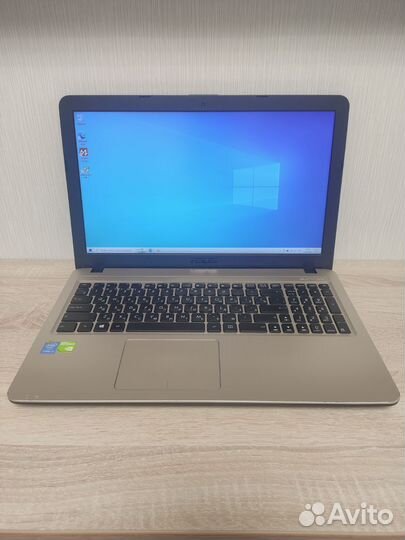 Asus Full HD/i3-5005U/nvidia 920M/RAM 8GB/SSD256GB