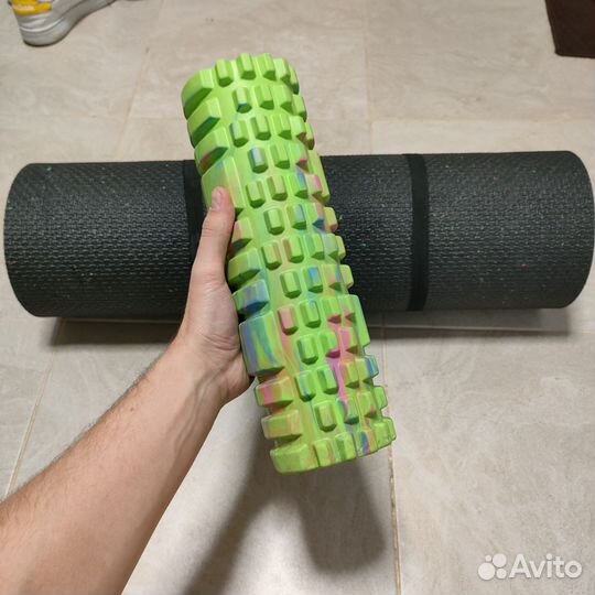 Коврик для йоги, валик спортивный