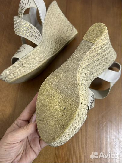 Босоножки 37