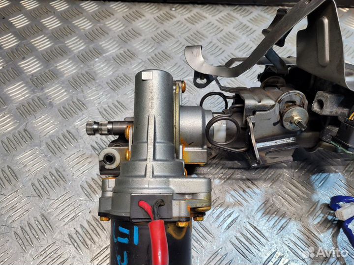 Рулевая колонка на Avensis T250 с ключом