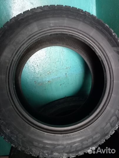 Bridgestone Ice Cruiser 7000 235/65 R17