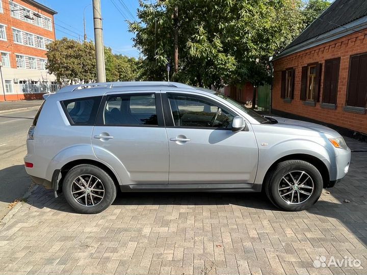 Mitsubishi Outlander 2.4 МТ, 2008, 230 000 км