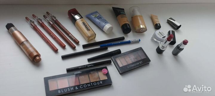 Набор косметики пакетом(парфюмерная вода)