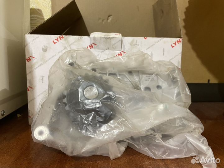 Водяной насос (помпа) на Рено Сандеро