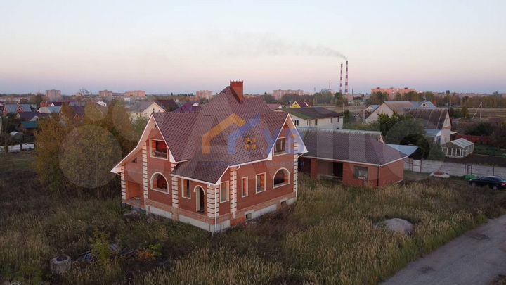 Дом 313 м² на участке 10 сот.