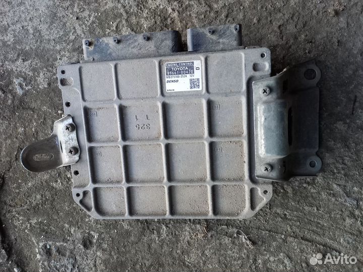 Блок управления двигателем Тойота Ярис