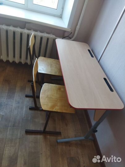 Стулья, парта