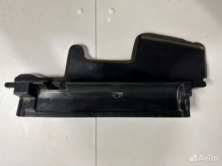 Дефлектор радиатора передний левый Toyota Camry