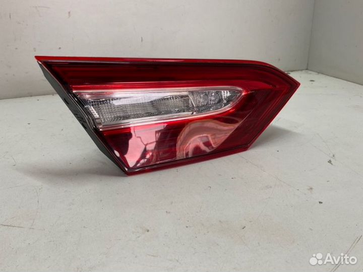 Фонарь внутренний задний левый Toyota Camry