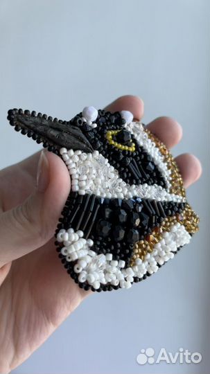 Брошь из бисера «Уссурийский зуёк», ручная работа