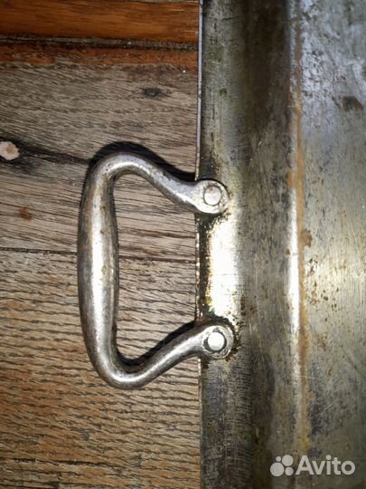 Подносы старые металлические 4 е штуки