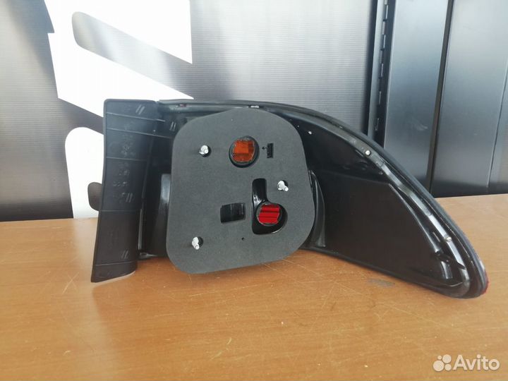 Фонарь задний левый honda accord 98-00 2171934LUE