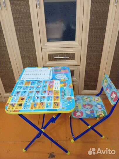 Детский стол и стул