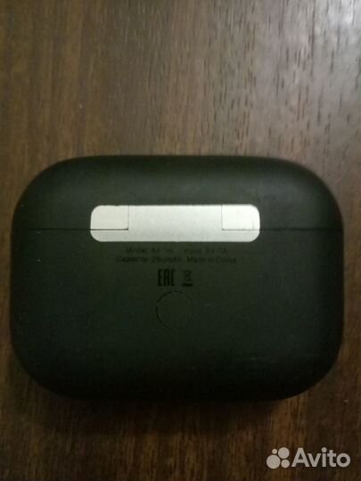 Зарядный кейс для Apple AirPods Pro