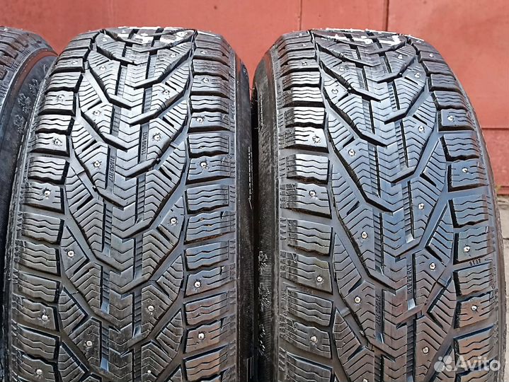 Tigar Ice 215/55 R17 98T