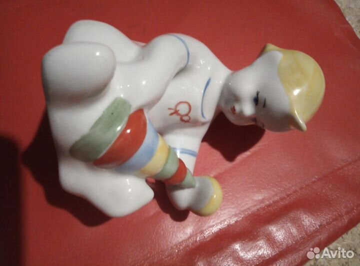 Фарфоровые статуэтки